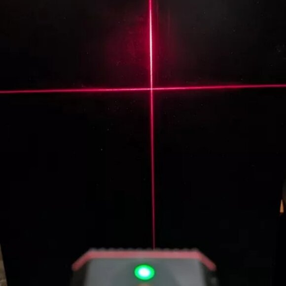 Laser Level, Meterk Cross Line Laser With Measuring Range 50ft - Picture 3 of 3